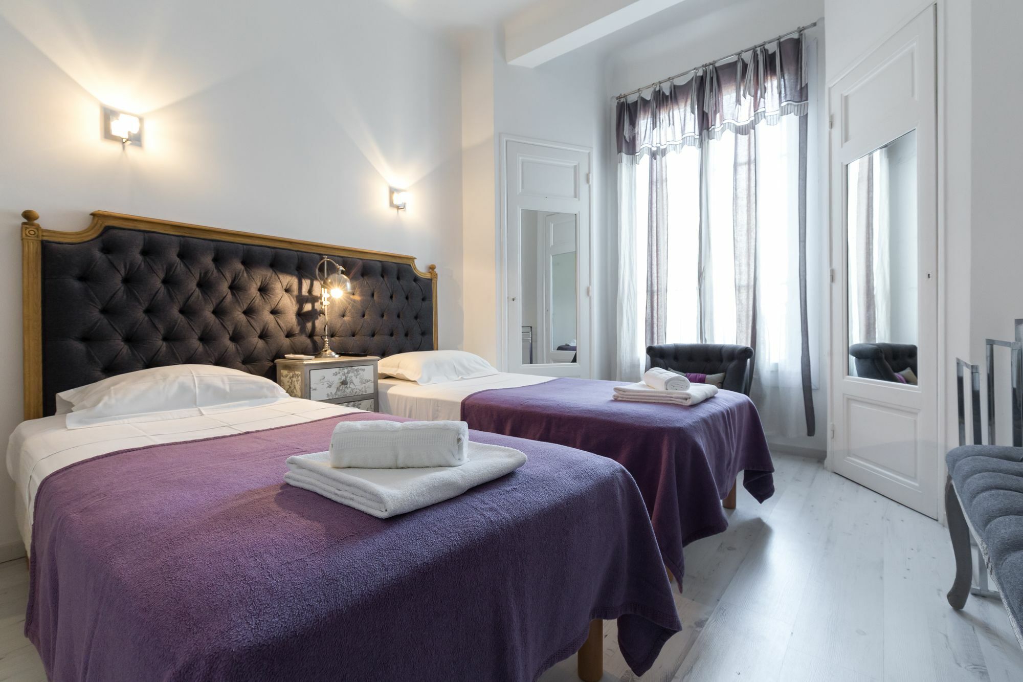 Centrally Located Modern 2 Bed Apartment In Cannes With Aircon And High Ceilings And Modern Design 696 Buitenkant foto